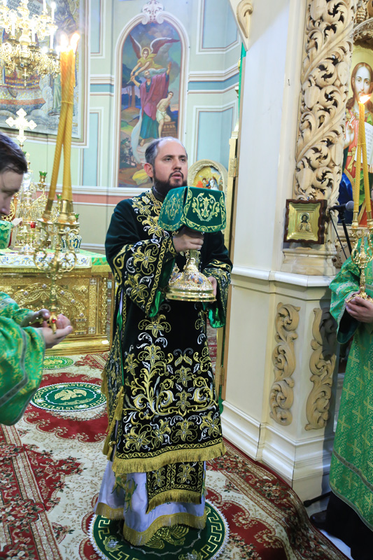 Архієрейське богослужіння у День святої Тройці