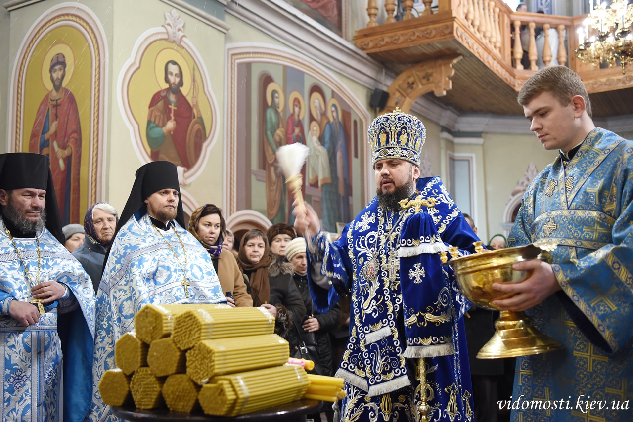 Патріарший намісник звершив богослужіння у день свята Стрітення Господнього