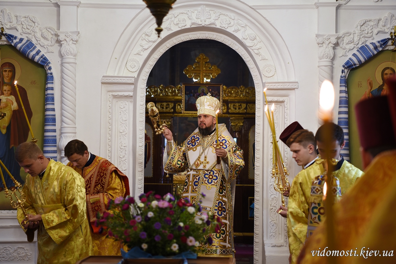 Архієрейське богослужіння в академічному храмі КПБА