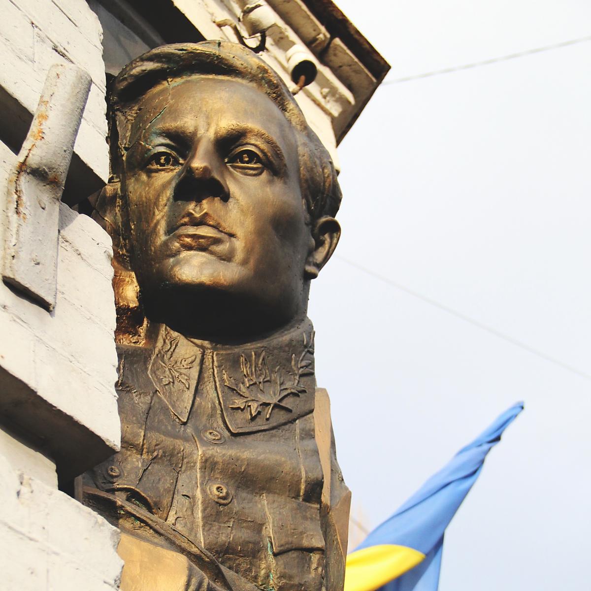 У столиці відкрили перший барельєф Симону Петлюрі