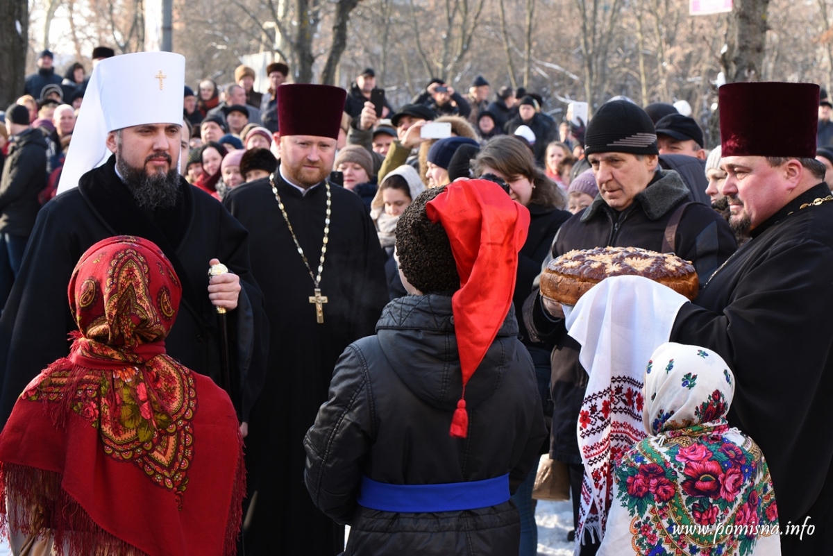 У Борисполі Митрополит Епіфаній відслужив подячний молебень та освятив недільну школу