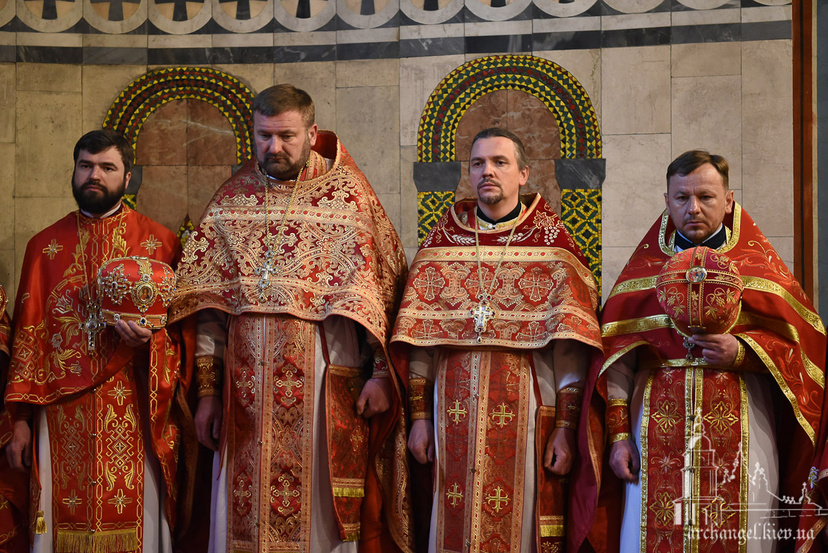Божественна літургія святителя Іоана Золотоустого у Свято-Михайлівському Золотоверхому соборі