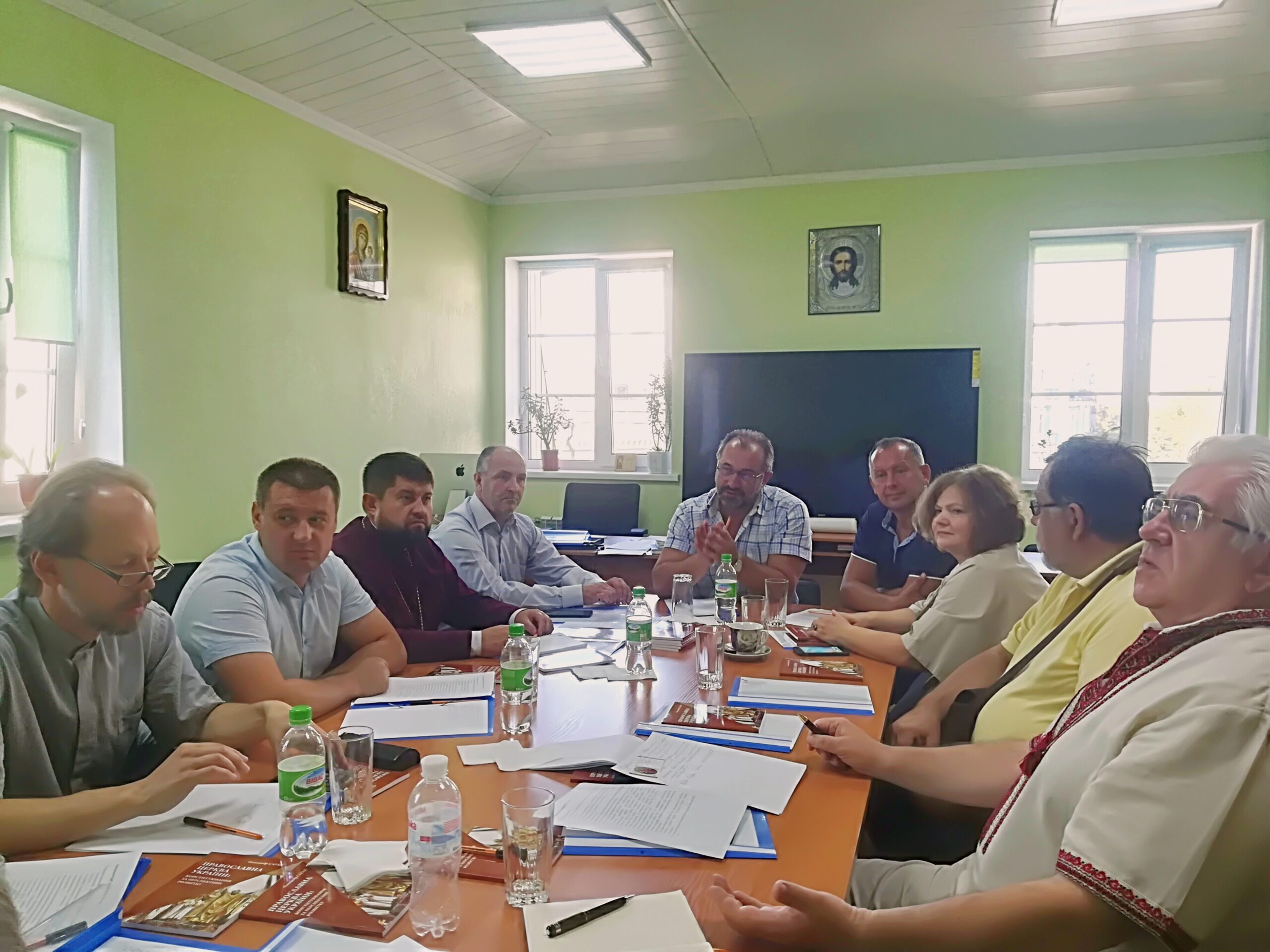 Перше засідання новоствореного Інституту Церкви й суспільства та перші результати