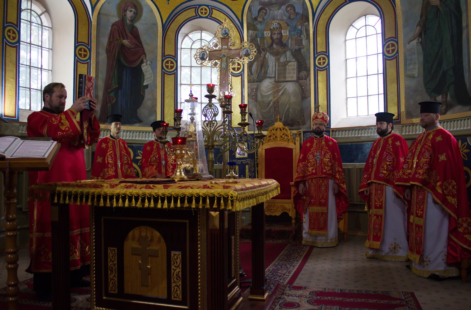 Воздвиження Животворчого Хреста Господнього