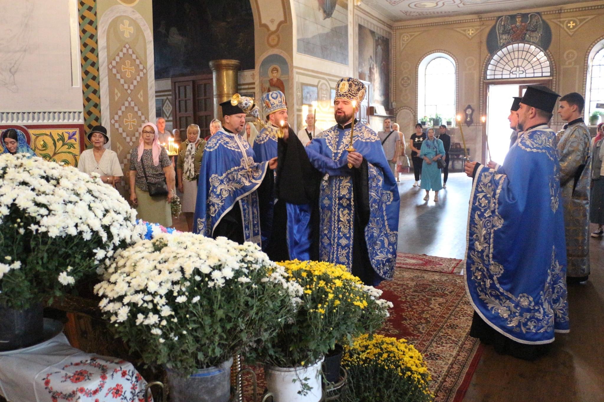 Всенічна напередодні храмового свята Покровського собору міста Києва