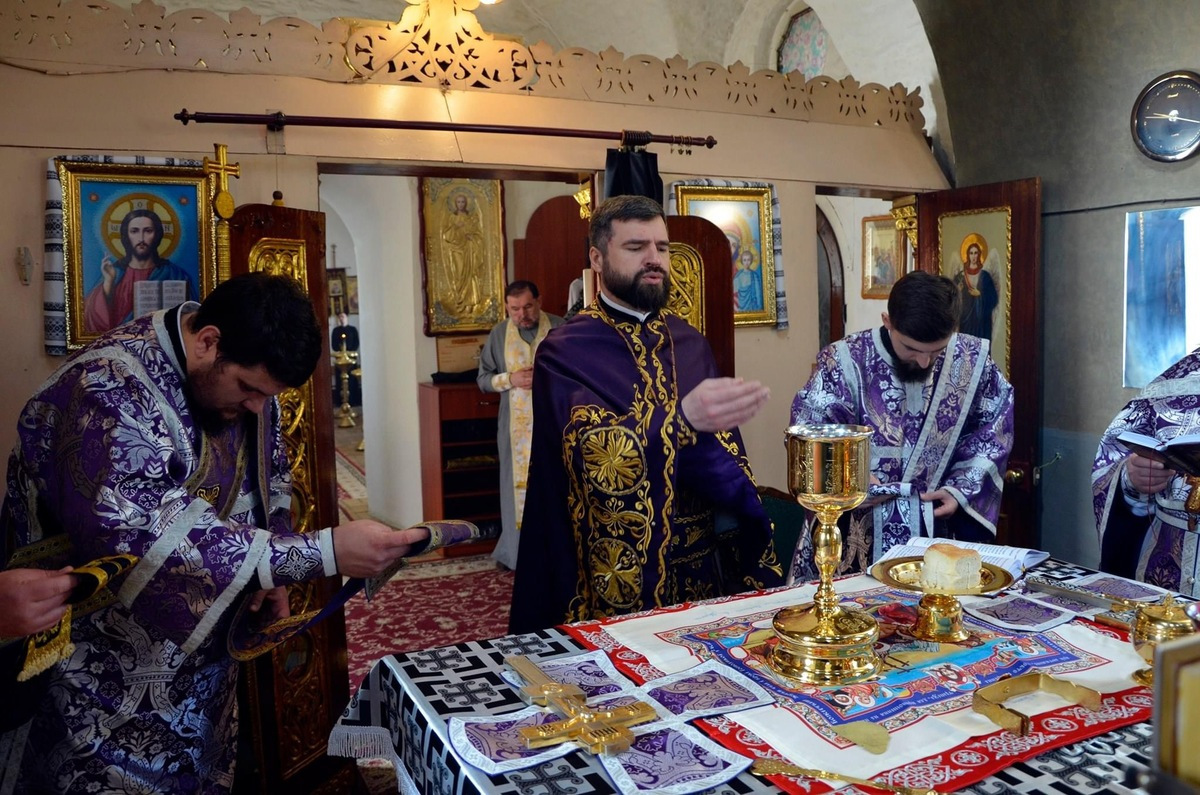 Літургія Великого четверга в академічному храмі