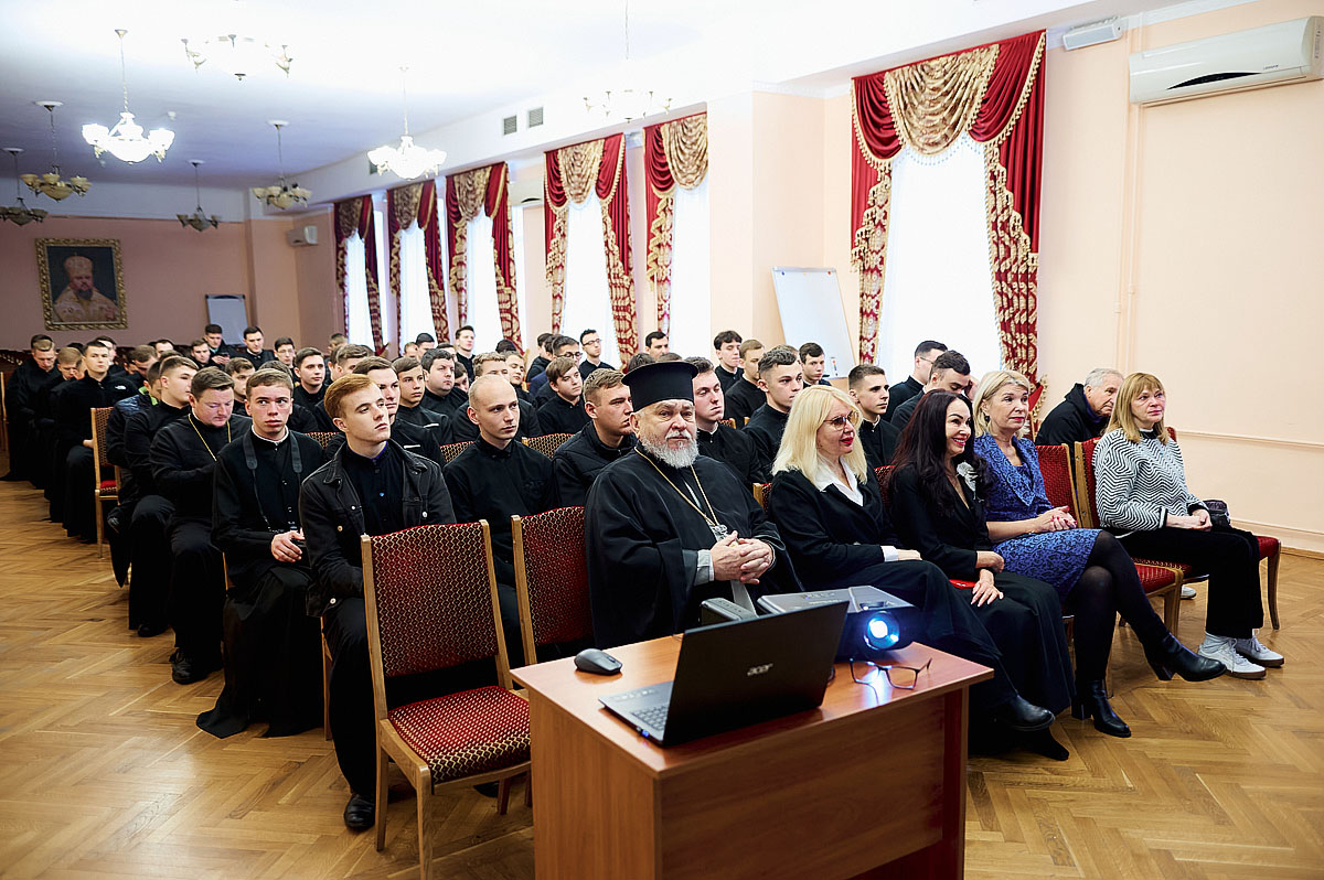 Відбулася творча зустріч здобувачів освіти КПБА з єпископом Іоаном (Швецем) та Юрієм Піжуком