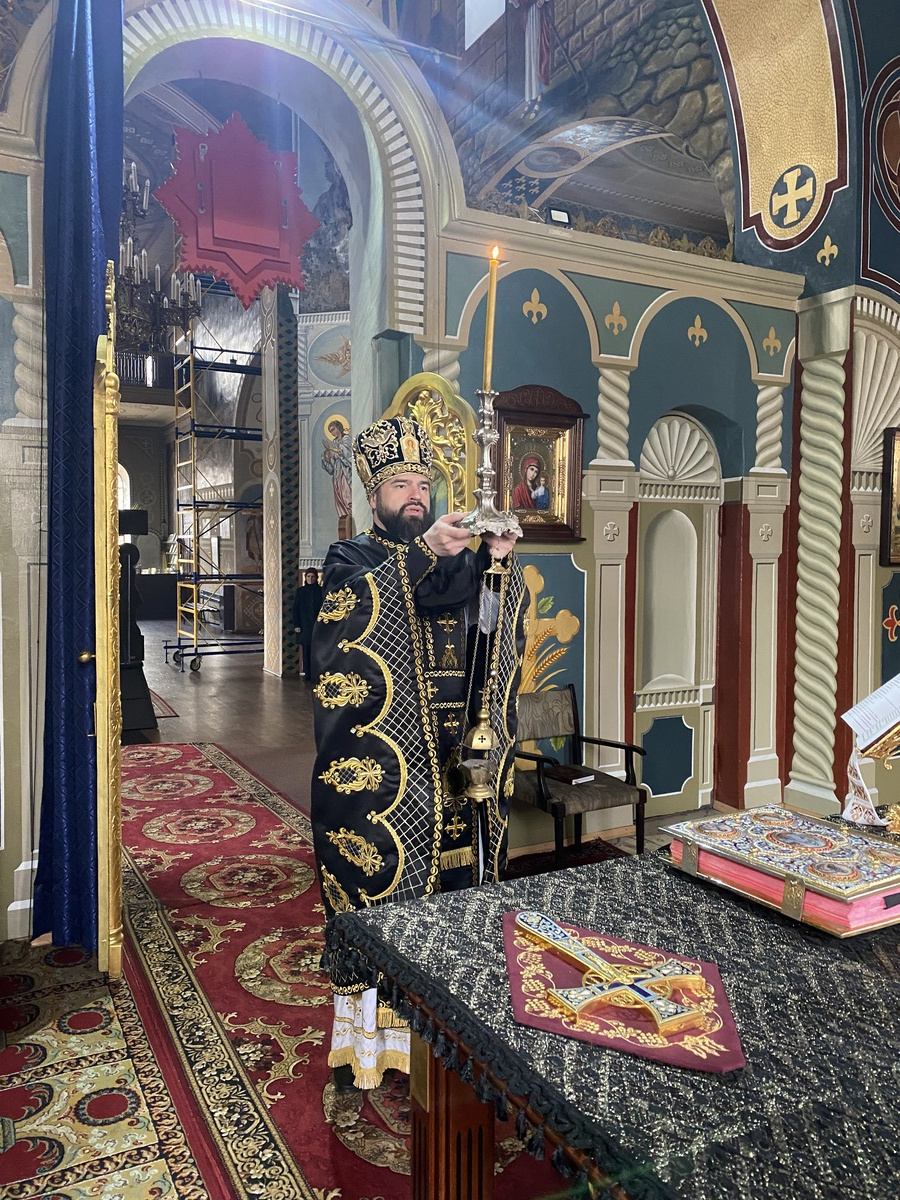 Ректор академії звершив літургію Ранішосвячених Дарів