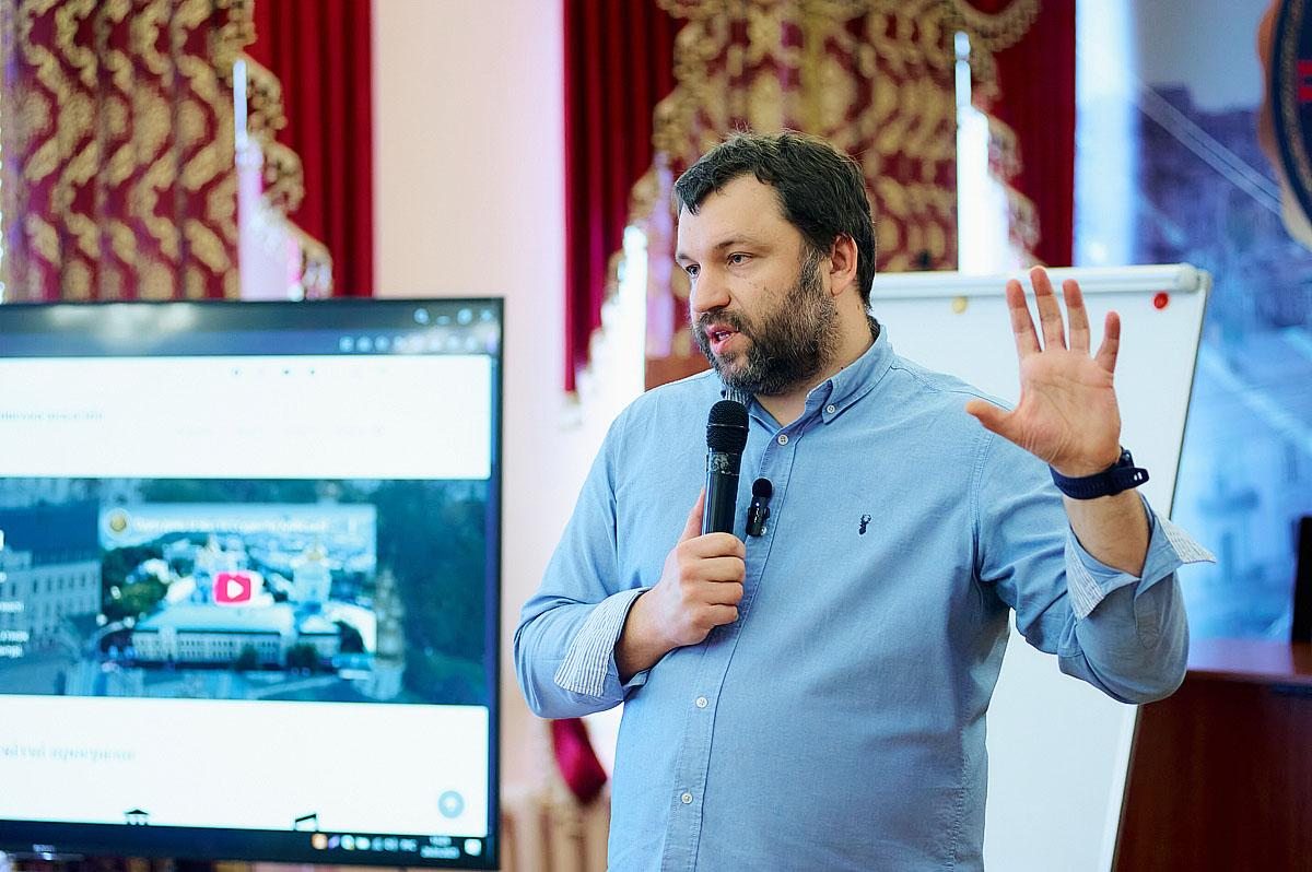 На «Публічному лекторії» виступив Андрій Мельник