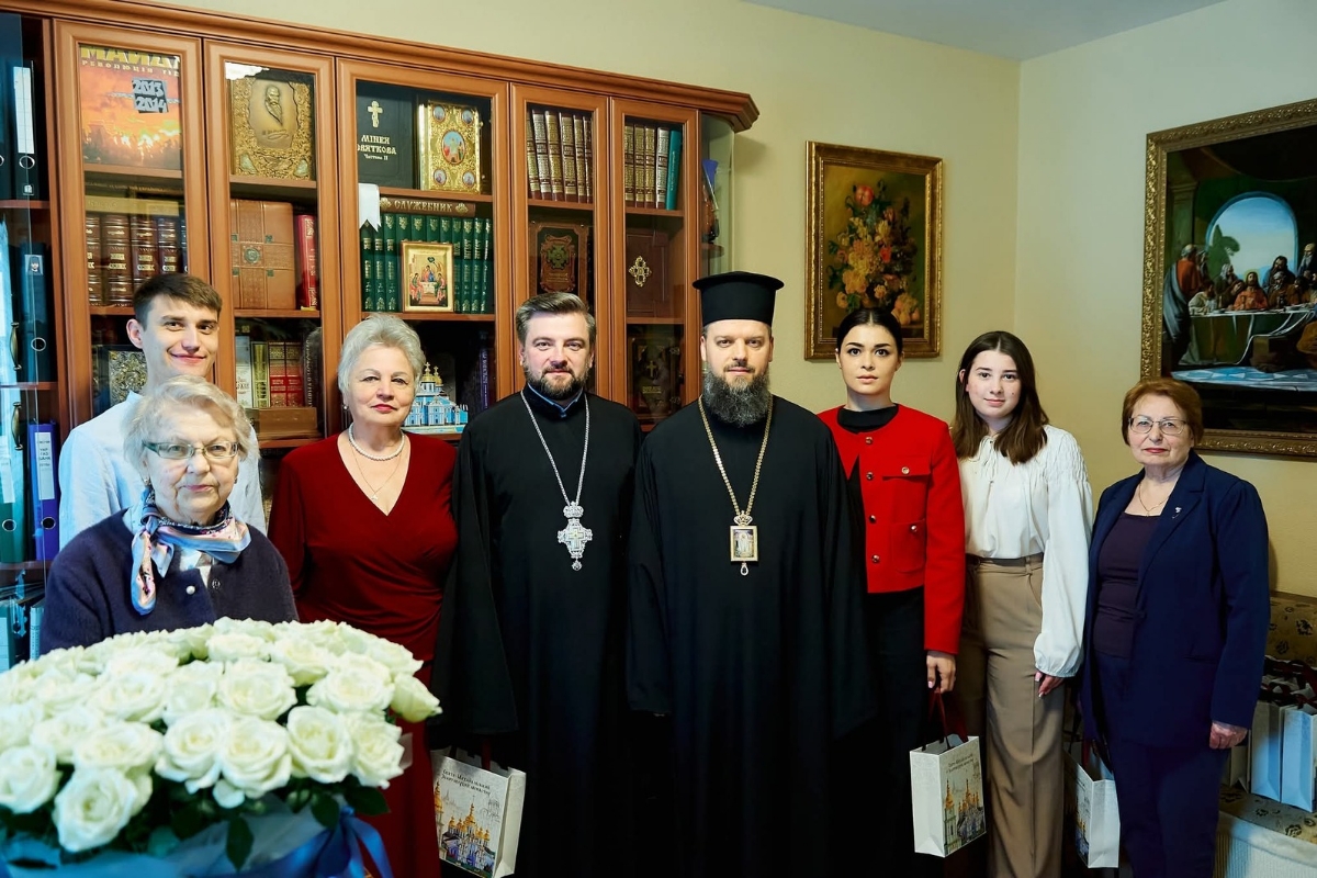 Професорсько-викладацький колектив і працівники КПБА привітали владику Агапіта з ювілеєм