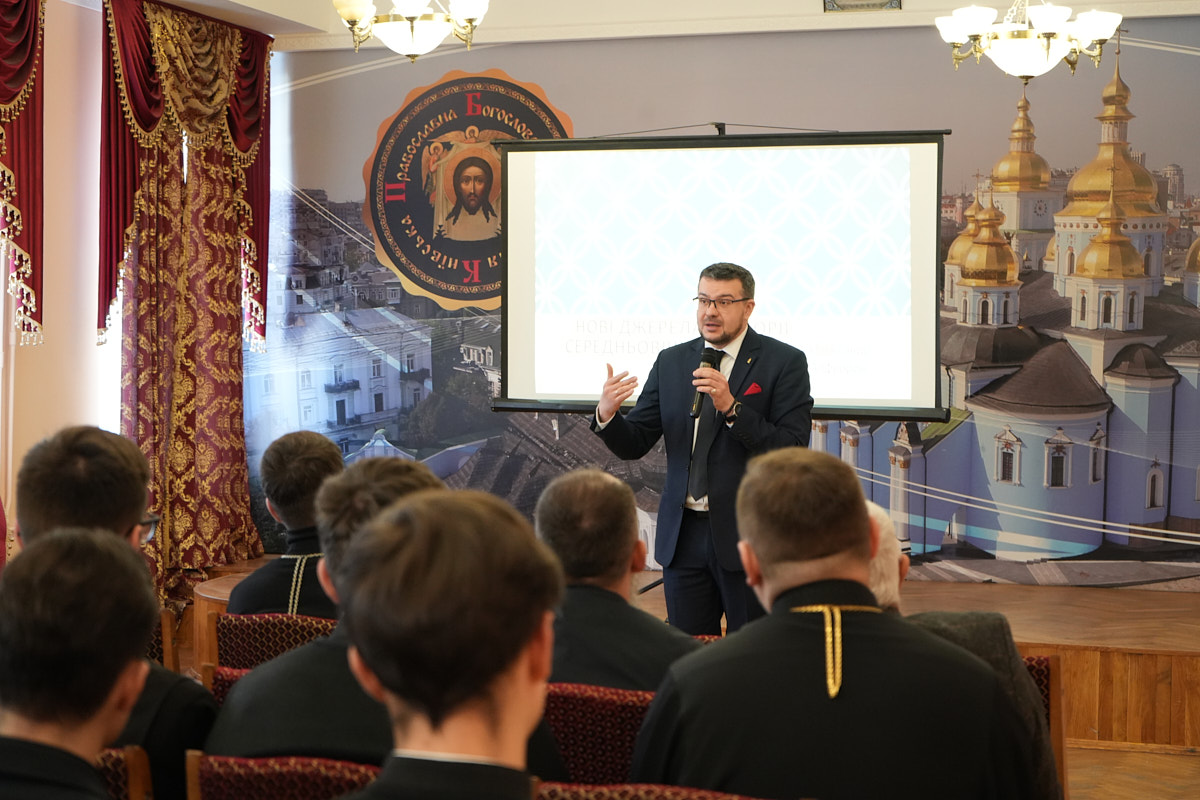 У рамках проєкту «Публічний лекторій» відбулася лекція Олександра Алфьорова