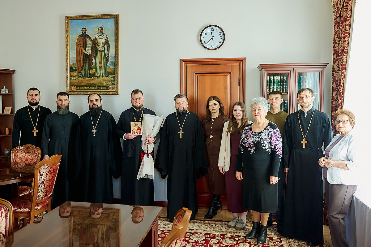 З нагоди 30-ліття привітали ігумена Рафаїла, в. о. завідувача кафедри церковно-практичних дисциплін