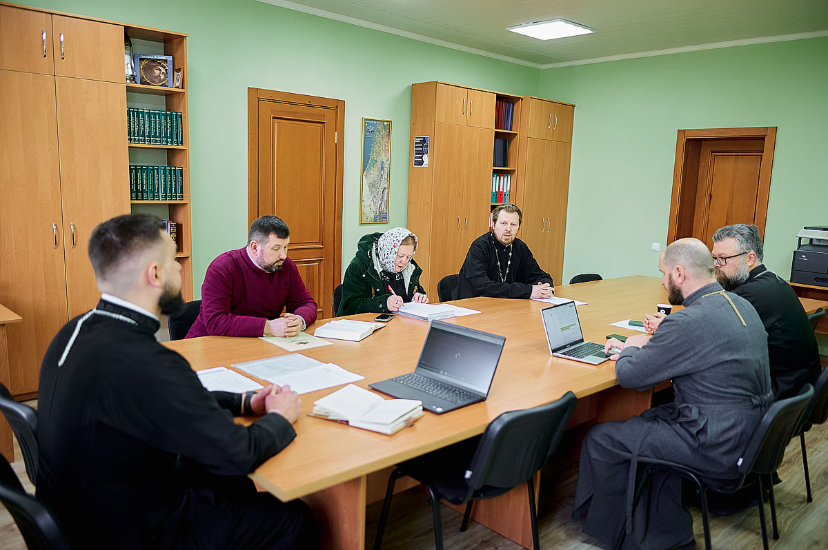 прот. Андрій Маланяк представив результати свого дисертаційного дослідження на кафедрі Священного Писання