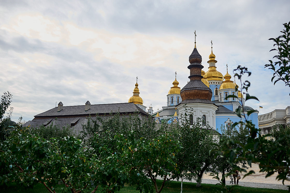 Всенічне бдіння напередодні дня пам’яті святого апостола і євангелиста Іоана Богослова