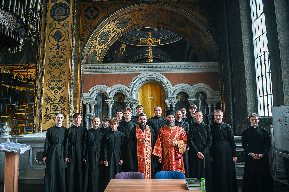 Студенти першого курсу отримали благословіння на носіння підрясника