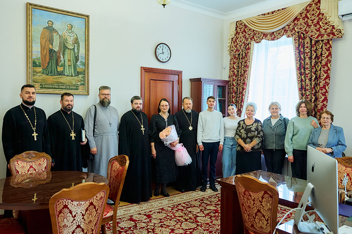 Ректор разом із колективом Академії щиро привітали з ювілеєм викладачку церковного співу Вероніку Василівну Матвієнко